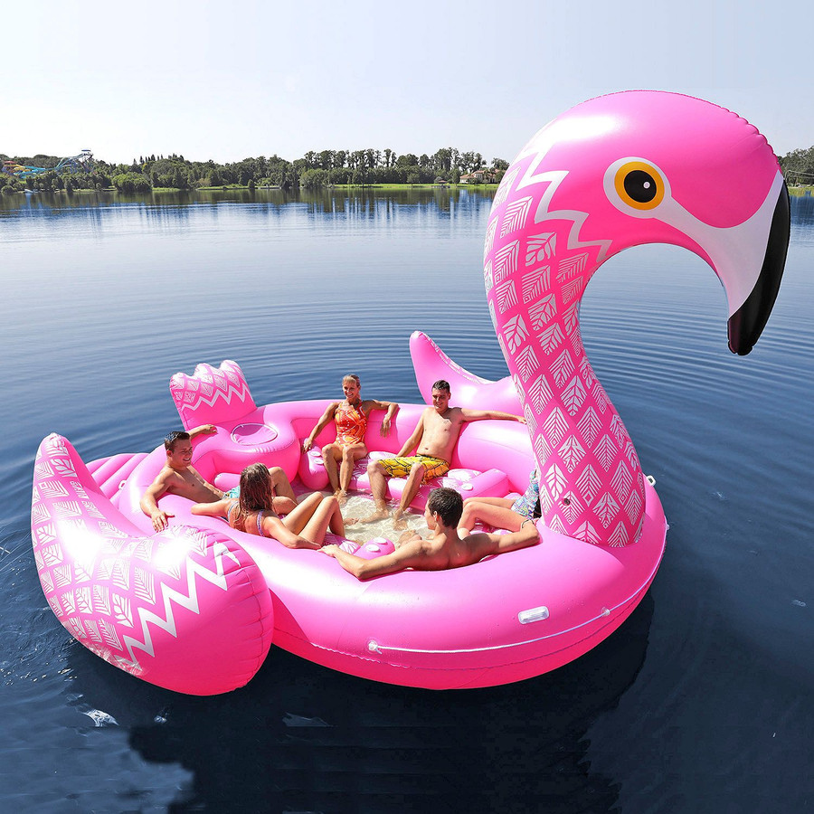 Op deze megaflamingo's kun je wel een feestje bouwen | Foto | bndestem.nl