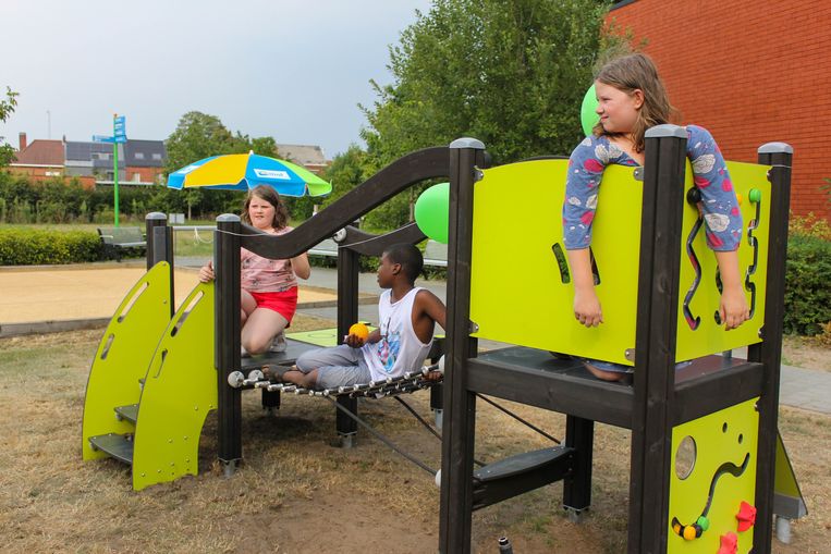 Nieuw plein laat jong en oud bewegen aan Ten Hove Mol In de buurt HLN