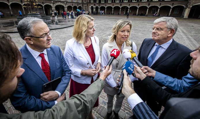 22.09.2017 - (VLNR) De burgemeester van Rotterdam, Ahmed Aboutaleb, burgemeester van Den Haag, Pauline Krikke, de locoburgemeester van Amsterdam, Kajsa Ollongren, en burgemeester van Utrecht, Jan van Zanen