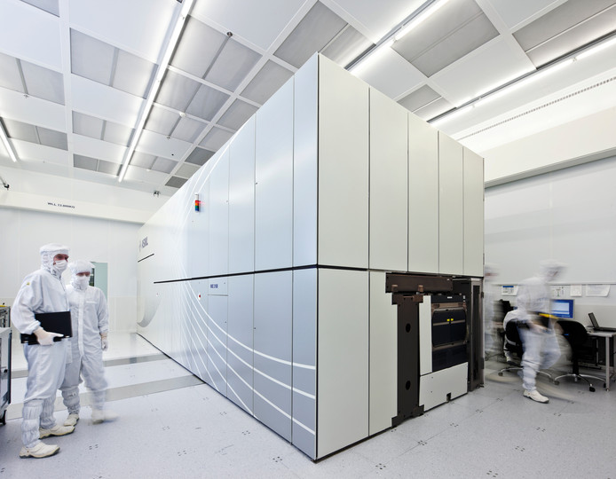 China al snel toe aan nieuwste chipmachine van ASML in Veldhoven | ASML ...