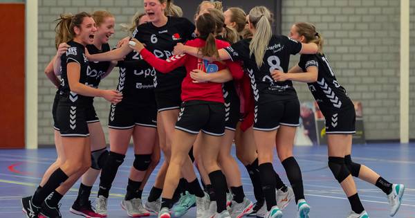 Kwiek tekent protest aan tegen beslissing bond, Raalter handbalsters willen naar eredivisie - De Ste