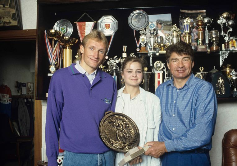 Mei 1988:  Raymond (r) met zijn dochter Corinne en Adrie van der Poel.