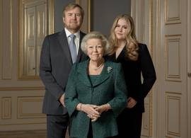 Koningshuis deelt bijzondere foto’s van Willem-Alexander, Beatrix én Amalia samen