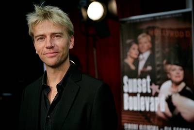 William staat stil bij sterfdag Antonie Kamerling, Tygo gaat voor foute outfit