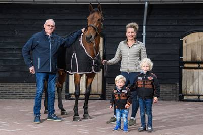 Afzadelen na 14 jaar wedstrijdsport emotioneel moment voor Rekkense paardenfamilie: ‘Van Varola is e