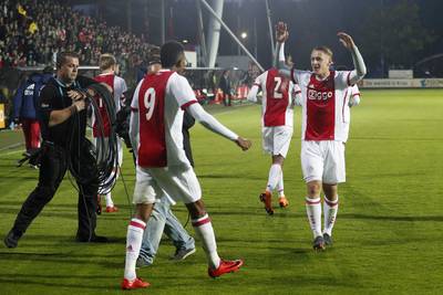 Ajacieden dragen titel op aan Abdelhak Nouri