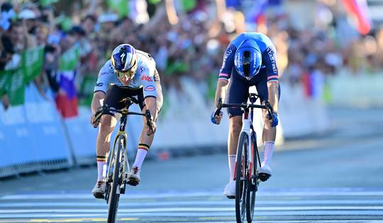 Op de millimeter: Remco Evenepoel kroont zich voor het eerst tot Europees kampioen