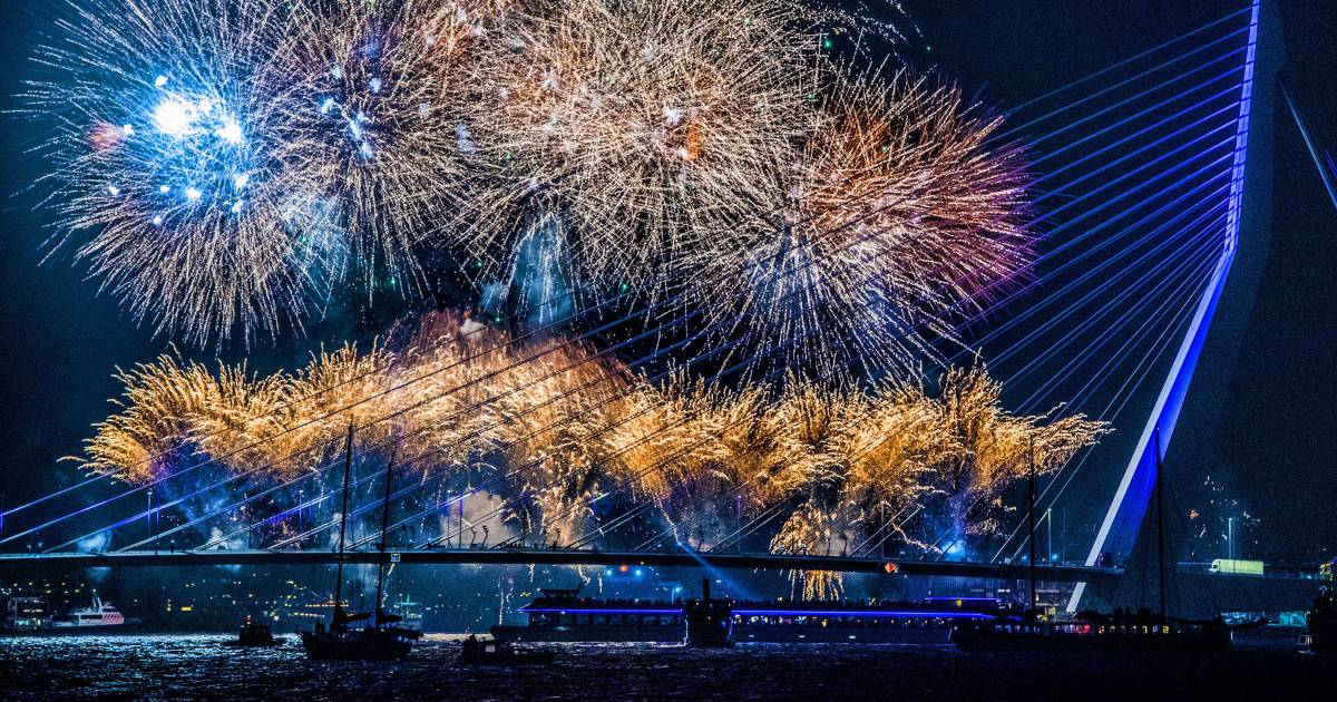 Wilhelminapier wil geen vuurwerk meer tussen de wolkenkrabbers | Rotterdam  | AD.nl