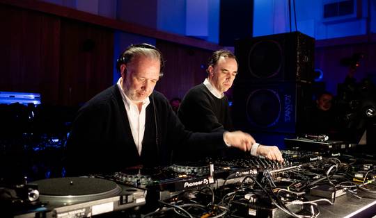 ‘The fucking neighbours complained!’: Soulwax doet Abbey Road daveren tijdens allereerste rave