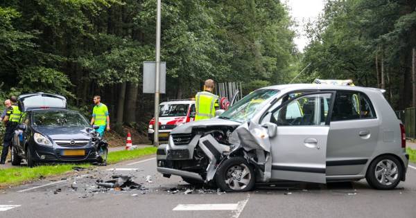 Gewonden na frontale botsing bij Loenen, BHV’er Nique uit Apeldoorn wordt net gemist: ‘Het was heftig’.
