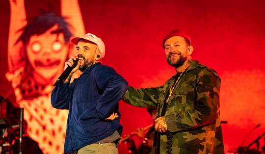 De tipsy vibe van de eerste helft maakte dit concert op Best Kept Secret ietwat wisselvallig ★★★☆☆