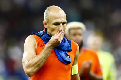 Robben hoopvol: Bij drie keer winst maken we gewoon nog kans