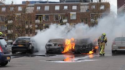 Tijdens het boodschappen doen vloog de auto van Bach in brand