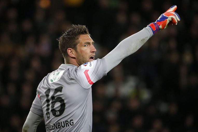 Southampton huurt Stekelenburg voor 1 seizoen | Het Parool