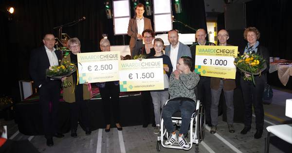 Oerlemans Plastics deelt cheques uit aan goede doelen in Altena - BD.nl