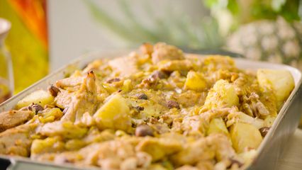 87. Kip-curry met ananas & ananas-selder-smoothie (Dina Tersago)