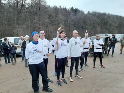 Vuur van de vrijheid strijkt neer in Milsbeek