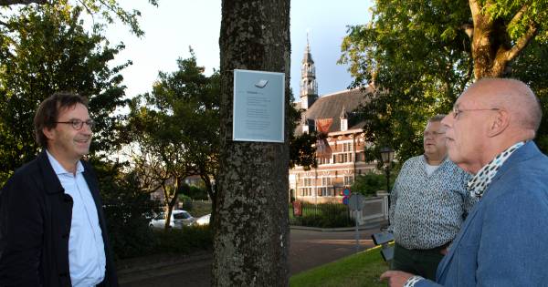 Wandelen Langs Honderd Coronagedichten Met Diederik Gommers Buren Gelderlander Nl