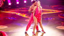 Hannelore en Michele dansen sensuele Samba