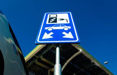 Extra geld voor waterstofstations en laadpunten stekkerauto's