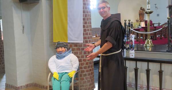 Sara in de kerk voor vrijwilligster Gertrude Hooijmans - BD.nl