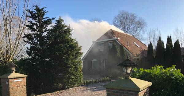 Grote brand in vrijstaande woning in Sibculo onder controle - Tubantia