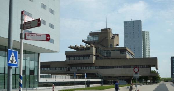 'Stadhuis Terneuzen kunnen we beter afbreken' | Zeeuws-Vlaanderen - PZC