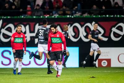 Boze NEC-fans houden uitvaartdienst om slechte resultaten: ‘Onze club is ter ziele gegaan’