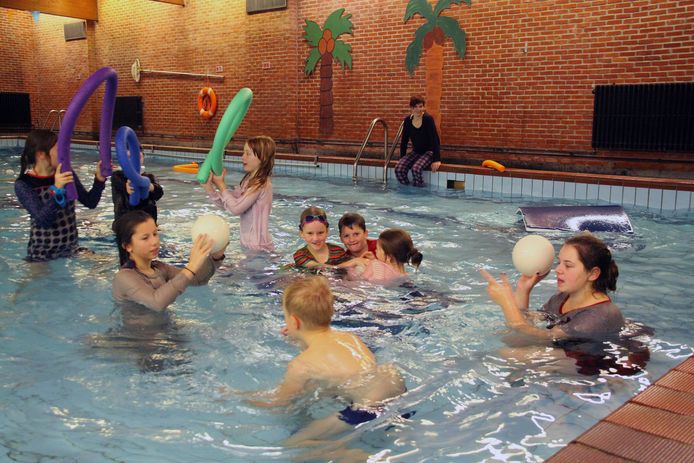 Zwembad Open Voor Kerstmis Westerlo Hln Be