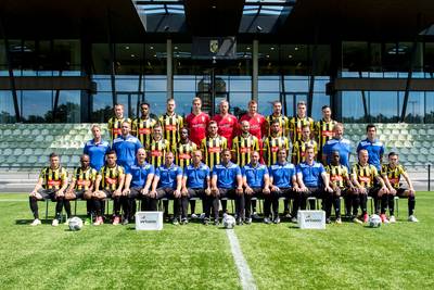KNVB-beker ontbreekt nog op teamfoto Vitesse