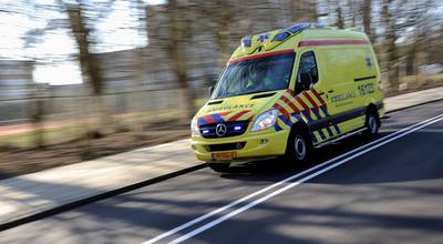 Fietser (83) overleden na botsing met tractor uit Maashees