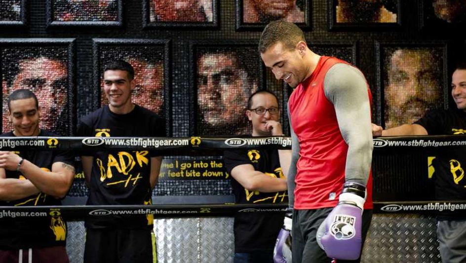 Badr Hari na zes weken trainen 'goed genoeg' | TROUW