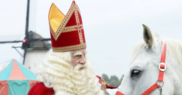 De Echte Sinterklaas Liep Deze Zomer Stiekem In Lienden Rond Ik Kom Hier Graag Maar Niet Op Deze Camping Buren Gelderlander Nl