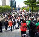 Ook 15.000 deelnemers stappen mee in Brusselse mars voor klimaat en sociale rechten