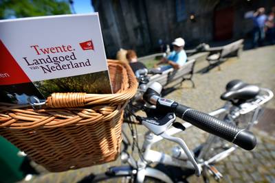 Bruine borden wijzen toeristen in Dinkelland de weg, maar voor hoe lang nog?
