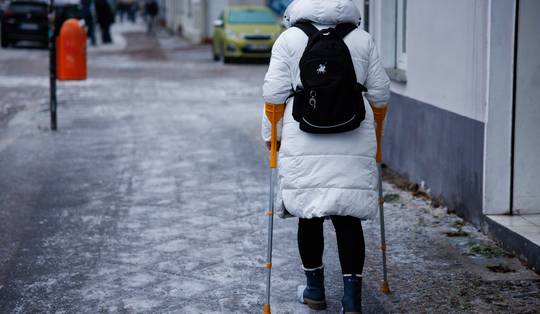 Berlijn glibbert de winterkou door. Bewoners die illegaal zout strooien riskeren tot 10.000 euro boete