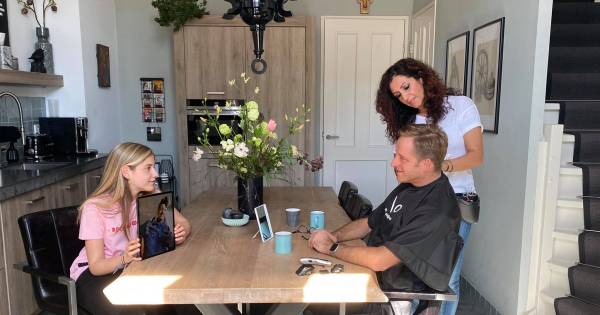 Vaste kapper minister De Jonge geeft video-instructies aan ...