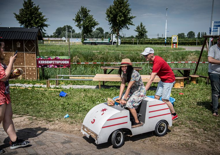 Zo wil Booking de Chinese toerist inpalmen - Trouw
