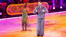 Miss Angel & James transformeren in Lilo & Stitch