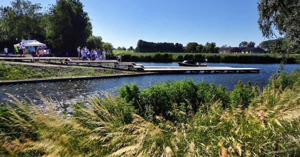 Blauwe Sluis bij Steenbergen: visser gooit zeven hengels uit - BN DeStem