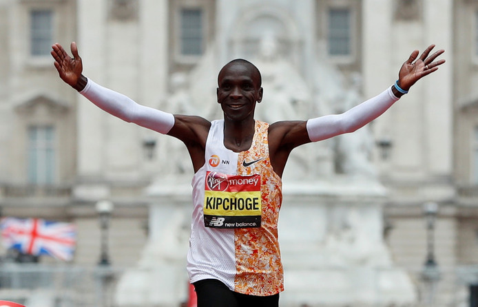 Kipchoge wint in Londen 10de marathon op rij in tweede ...