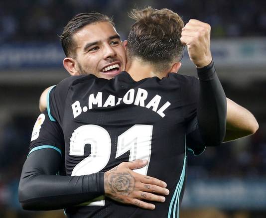 Borja Mayoral viert feest.