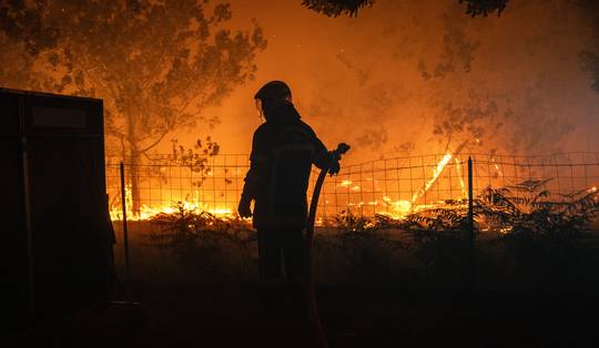 Natuurbranden ‘van ongeziene omvang’ rukken op naar Bordeaux, al 200.000 Zuid-Fransen geëvacueerd