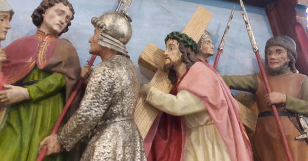 Veertien staties in de Lambertuskerk vertellen weer een kleurrijk verhaal