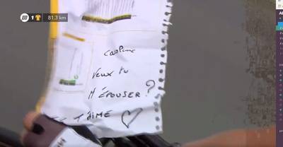 Gautier vraagt vriendin ten huwelijk in slotetappe Tour