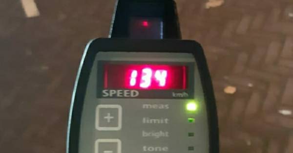 Beschonken automobilist met 134 kilometer door Arnhem; Politie gaat vaker controleren .