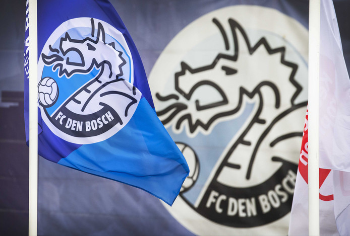2019-11-18 13:41:27 DEN BOSCH - Een vlag met logo bij het stadion van FC Den Bosch. De club is in opspraak omdat supporters racistische liedjes zongen in de wedstrijd tegen Excelsior. ANP PIROSCHKA VAN DE WOUW