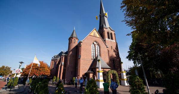 Bisdommelijke onderscheiding voor parochianen Mariaparochie