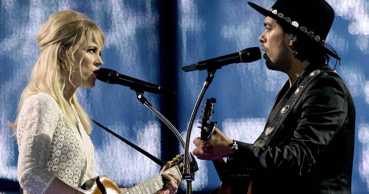 Nederland stelt plaspauze uit tijdens finale Eurosong ...