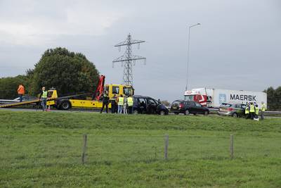 Kettingbotsing op A73 met 8 auto’s, weg enige tijd afgesloten
